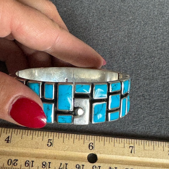 Vintage Sterling silver and turquoise hinged bracelet - Picture 6 of 15